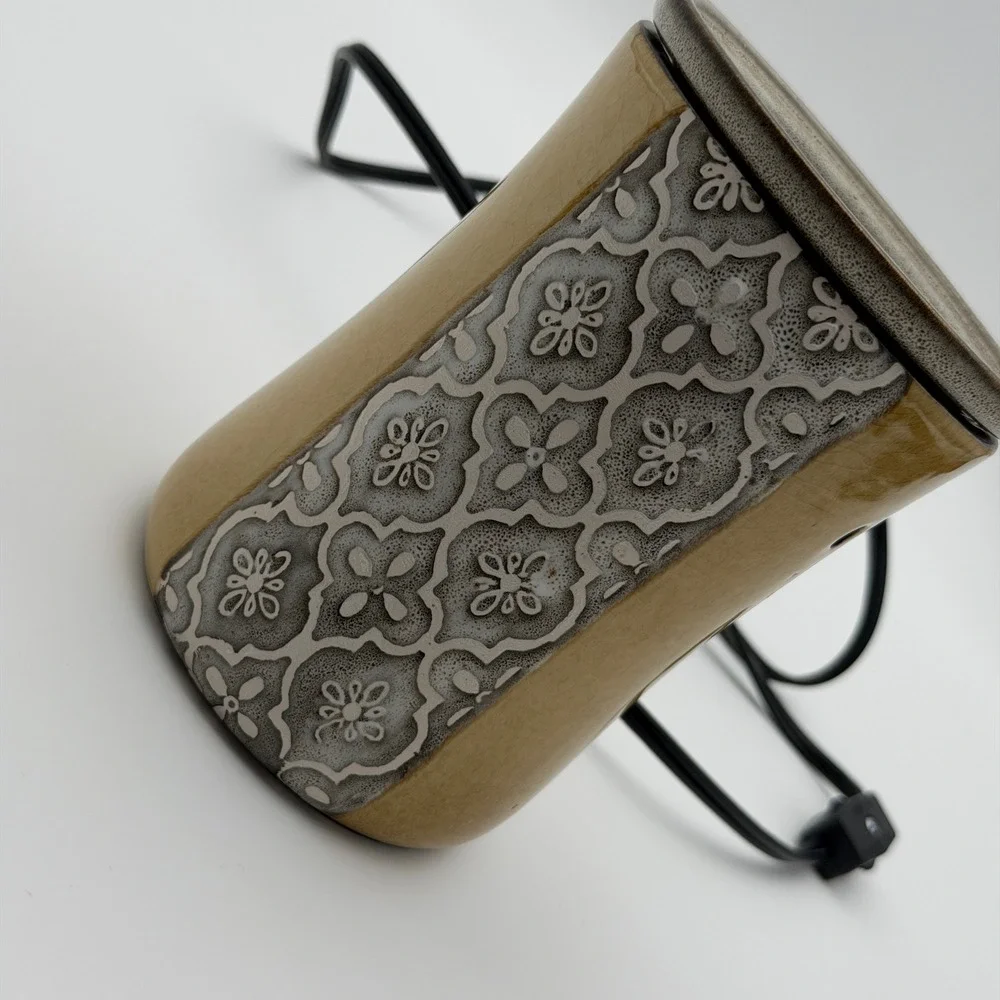 Scentsy‎ Moroccan Stencil Electric Wax Warmer Ceramic Tan Gray Quatrefoil Boho